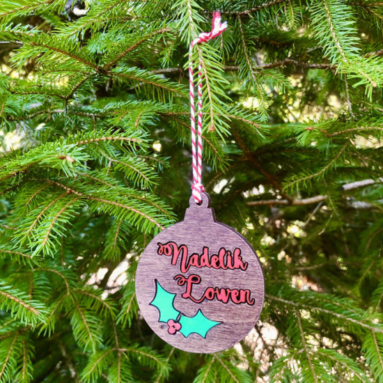 Wooden Nadelik Lowen Bauble