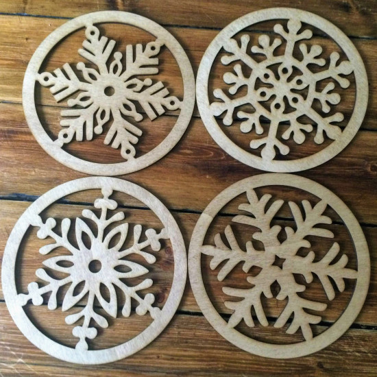Snowflake Placemats and Coasters Set
