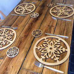 Snowflake Placemats and Coasters Set