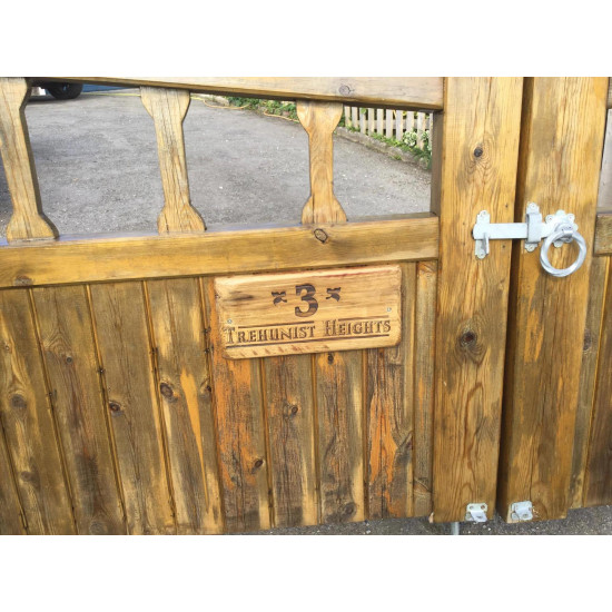 Custom Reclaimed Wooden Sign – Your Design, Your Words